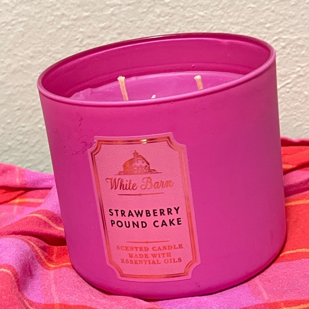 Strawberry Poundcake 3-Wick Candle Bath and Body Works NWT